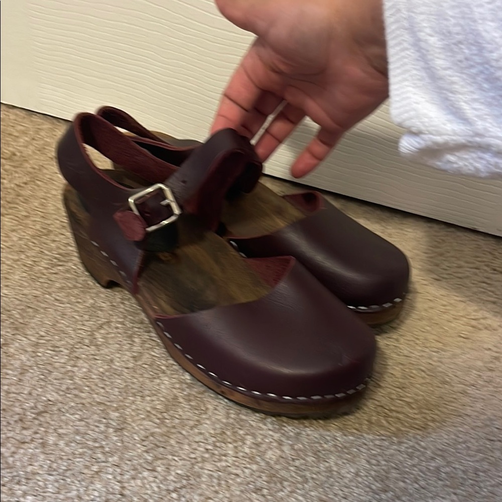 Lotta’s Swedish Clogs Low rise heel Eggplant/wine colored Leather and wood Clogs